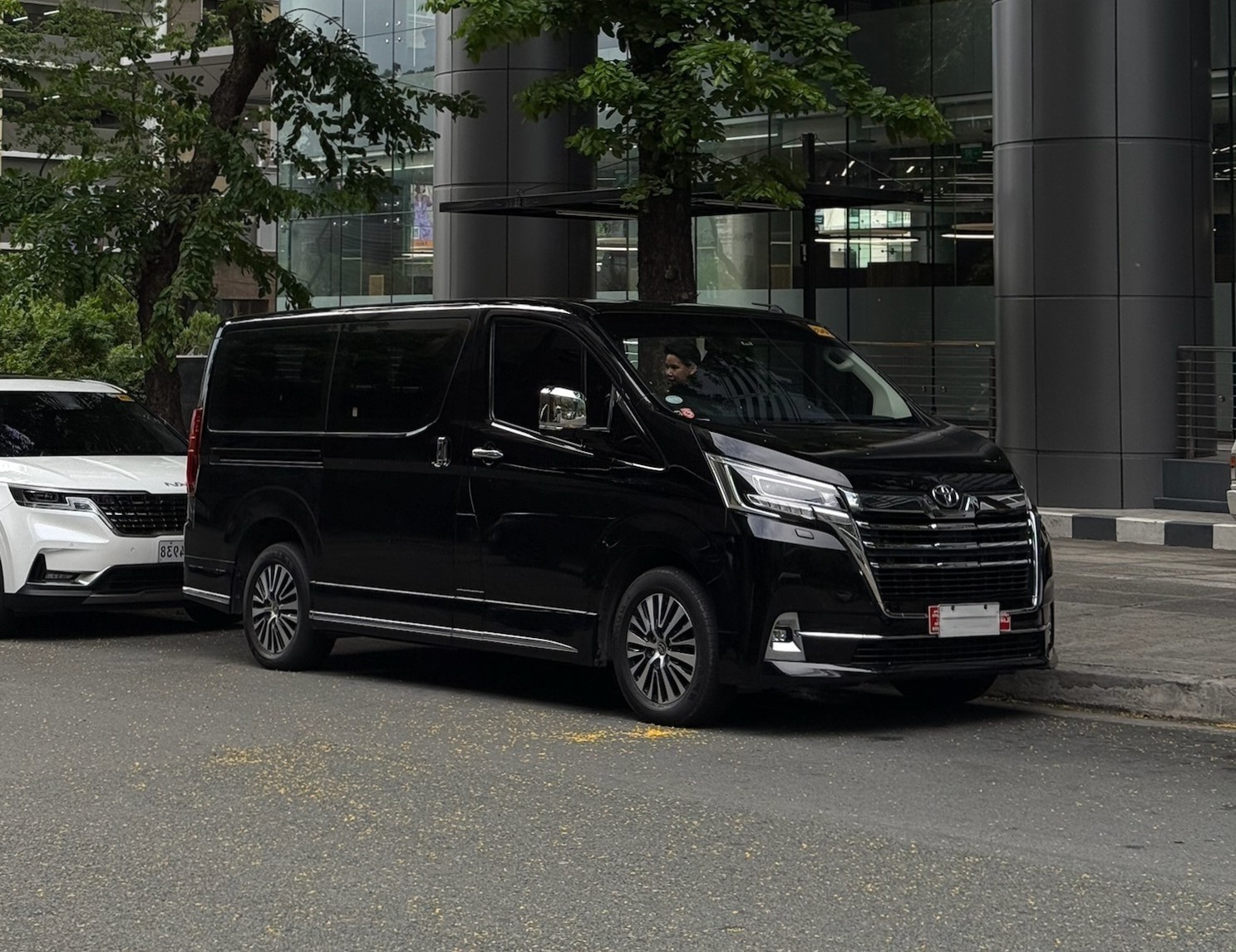 Toyota Super Grandia Exterior